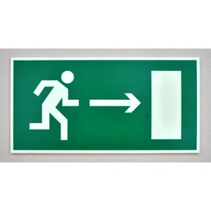 Знак "Направление к эвакуационному выходу направо" 350х124мм для ССА